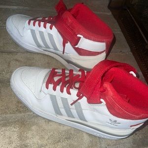 *SOLD* Adidas Sneaker